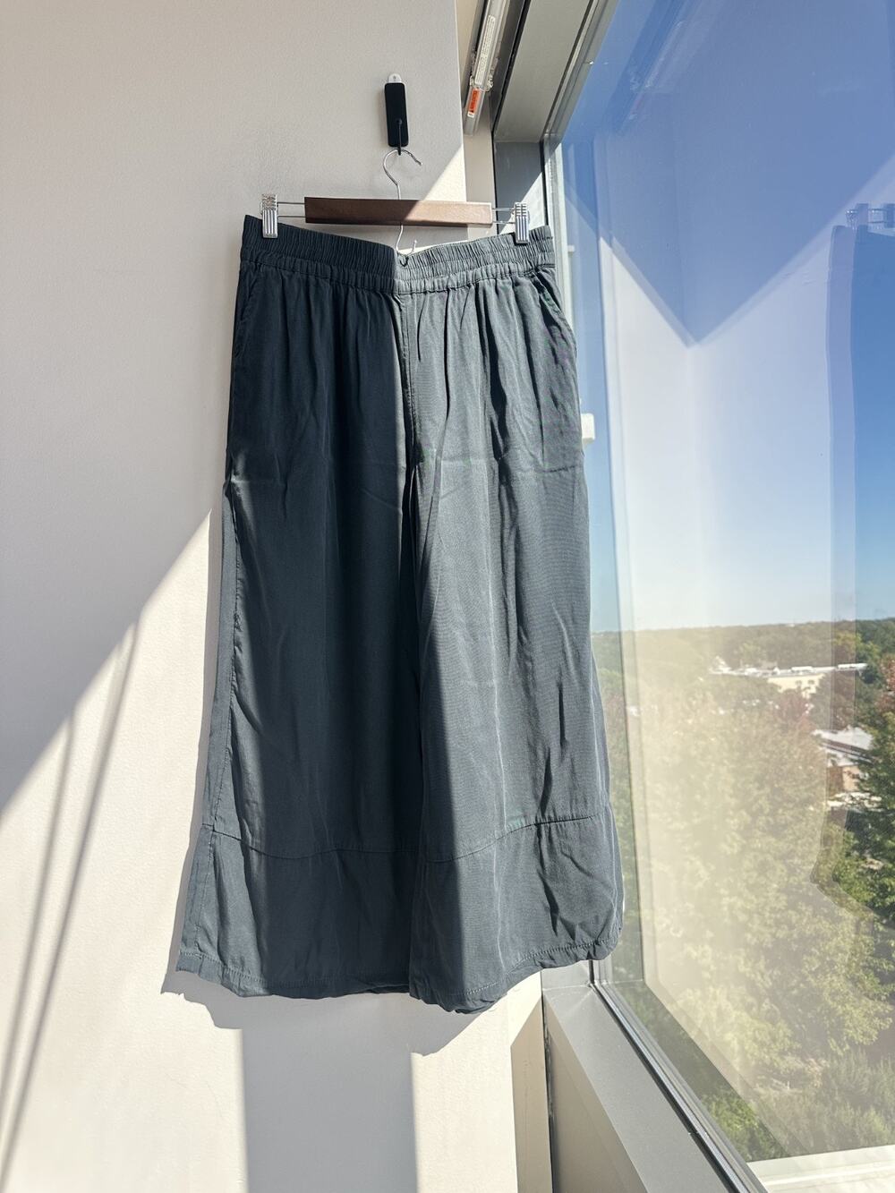 Urban Outfitters Silence Noise Gray Cropped Wide Leg Trouser Pants Size XS